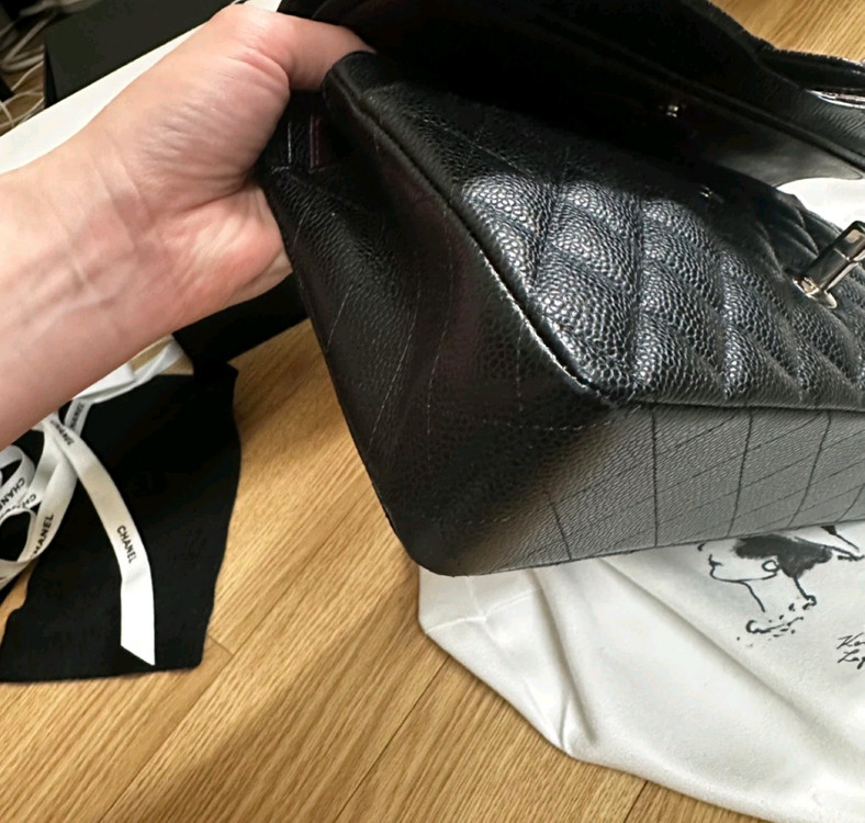 샤넬 클래식 미듐 은장 캐비어 블랙 31번대 이미지