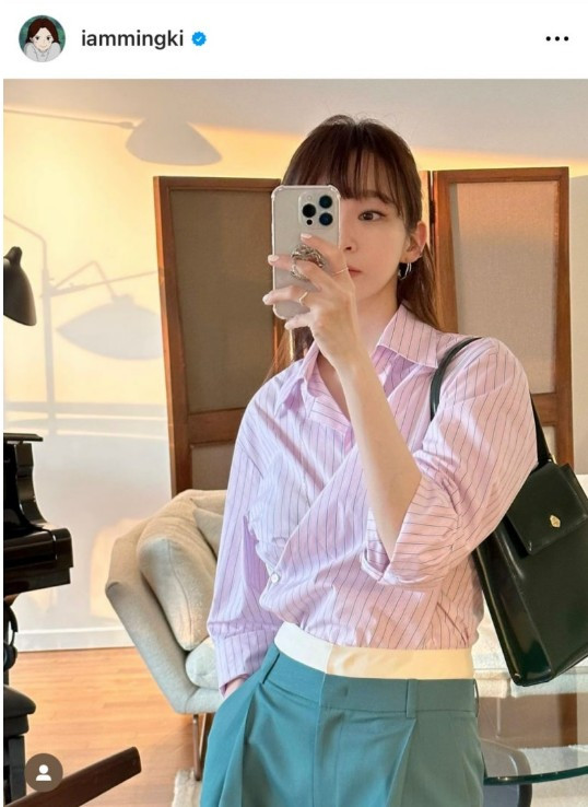 아비에무아 블루 스트라이프 랩 셔츠 이미지