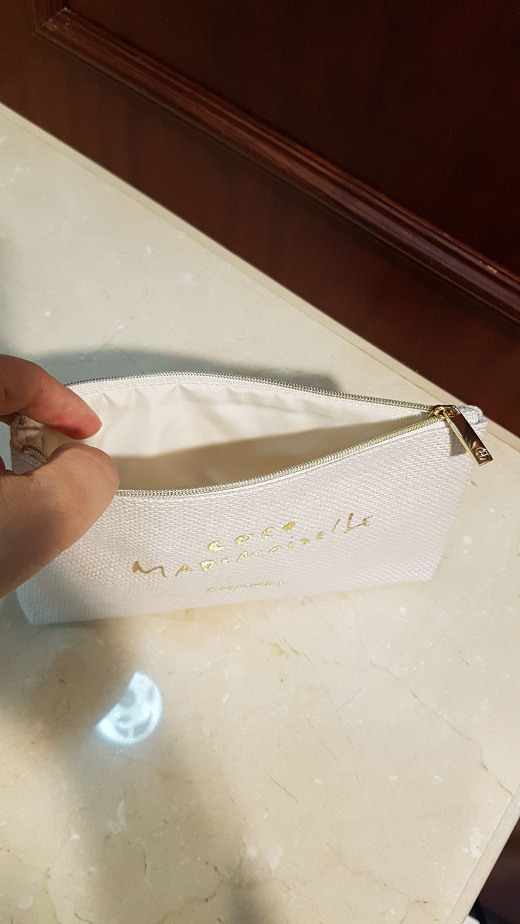 샤넬 코코마드모아젤 린넨 파우치 이미지