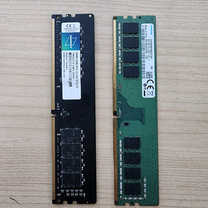 (택포)램DDR4 8GB ,2개 일괄 고장 팝니다. 이미지