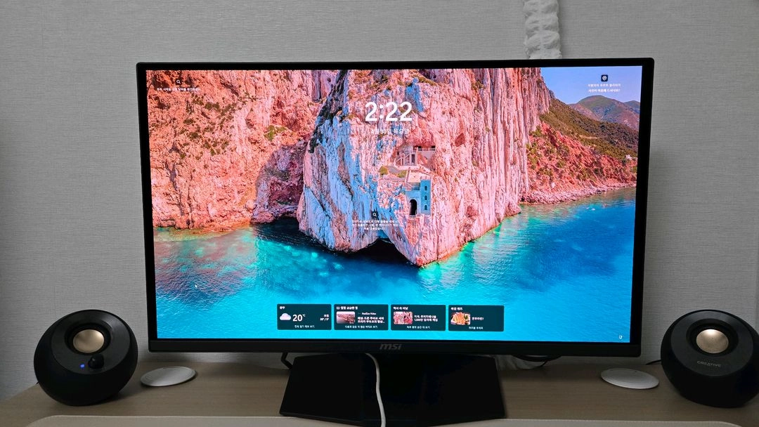 MSI MAG 272QP QD OLED X24 모니터 판매해요 이미지