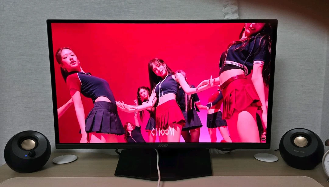MSI MAG 272QP QD OLED X24 모니터 판매해요 이미지
