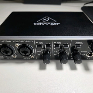 베링거 umc202hd 오디오인터페이스 이미지