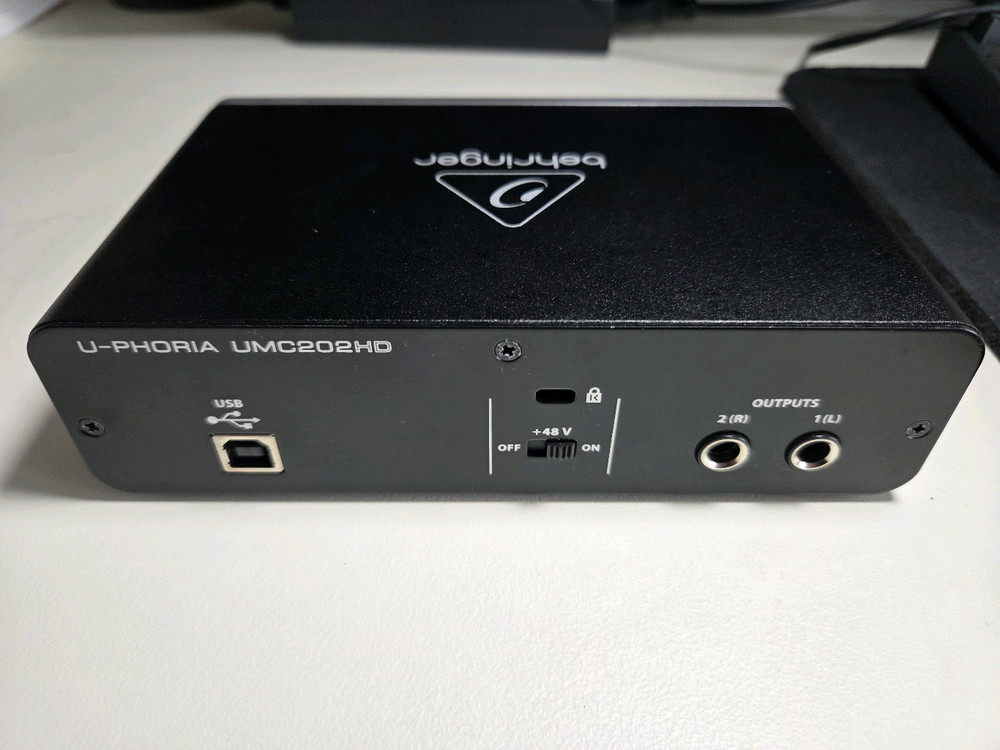 베링거 umc202hd 오디오인터페이스 이미지