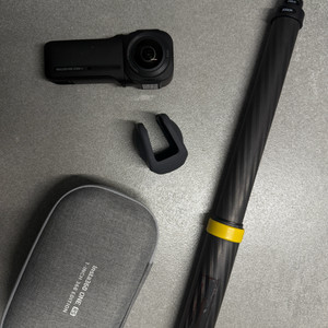 [급처] Insta360 ONE RS 1인치 360도 에디션 (라이카 공동개발) / 본체+배터리+케이스 이미지