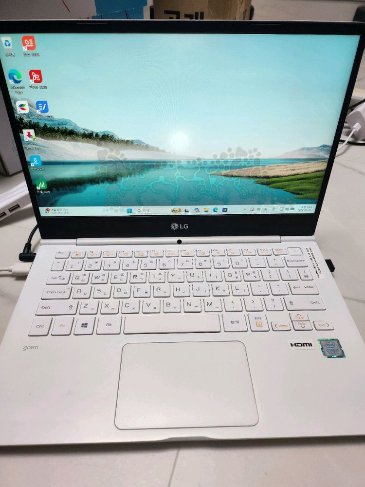 가벼운 LG그램 노트북(13.3인치 8램 256기가SSD) 이미지