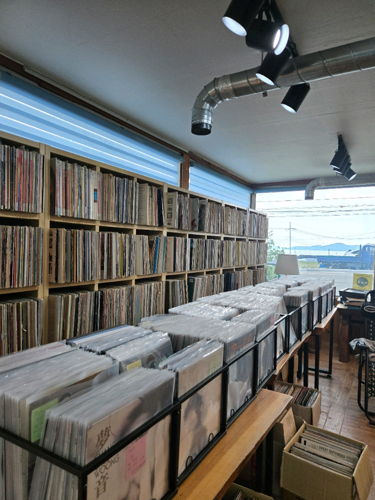 Lakeside.untouchables.83.US.초반.NM/EX+.LP 이미지