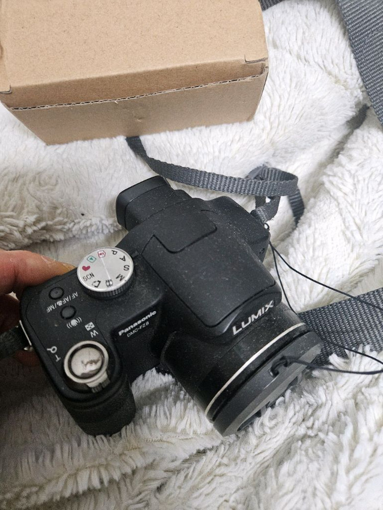 파나소닉 루믹스 DMC-FZ8 디지털카메라 이미지