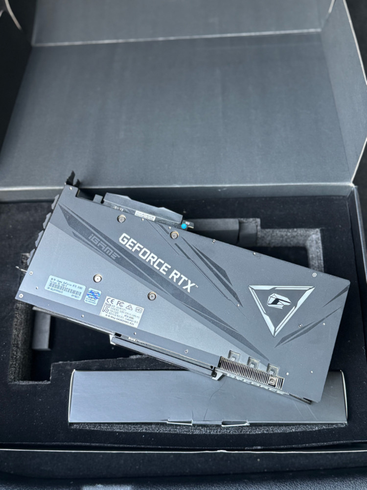 컬러풀 rtx3080 불칸 그래픽카드 이미지