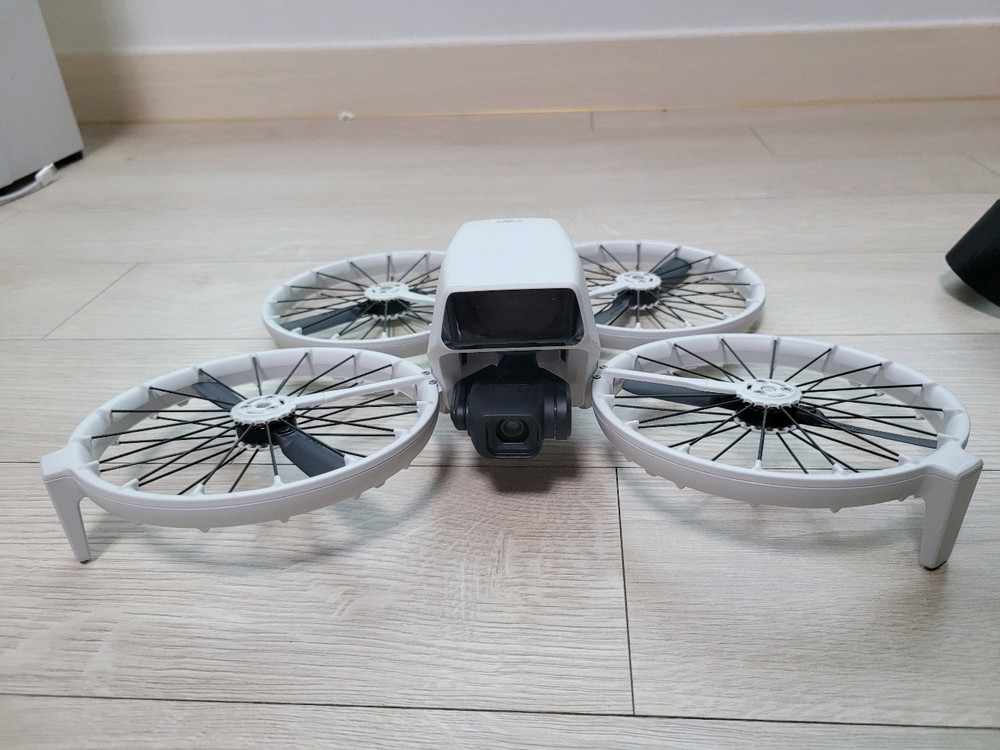 DJI FLIP 플라이모어콤보 + 케어 리프레쉬 2년 이미지