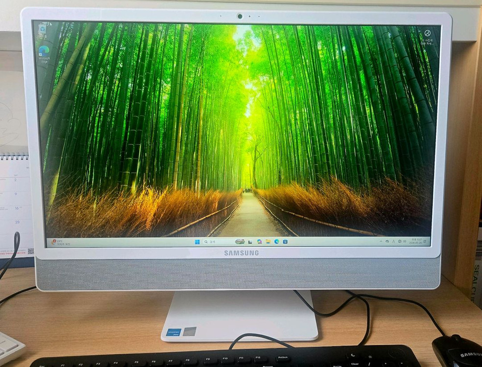 삼성 올인원 PC (일체형 컴퓨터) 상태 최상 / 램 8GB / M.2 NVMe SSD 128GB + HDD 1TB 이미지