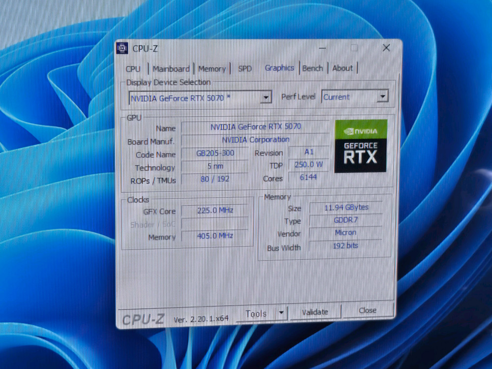 7800X3D RTX 5070 32G 1TB 게이밍 컴퓨터 본체 이미지