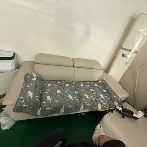 3인용 소파 이미지