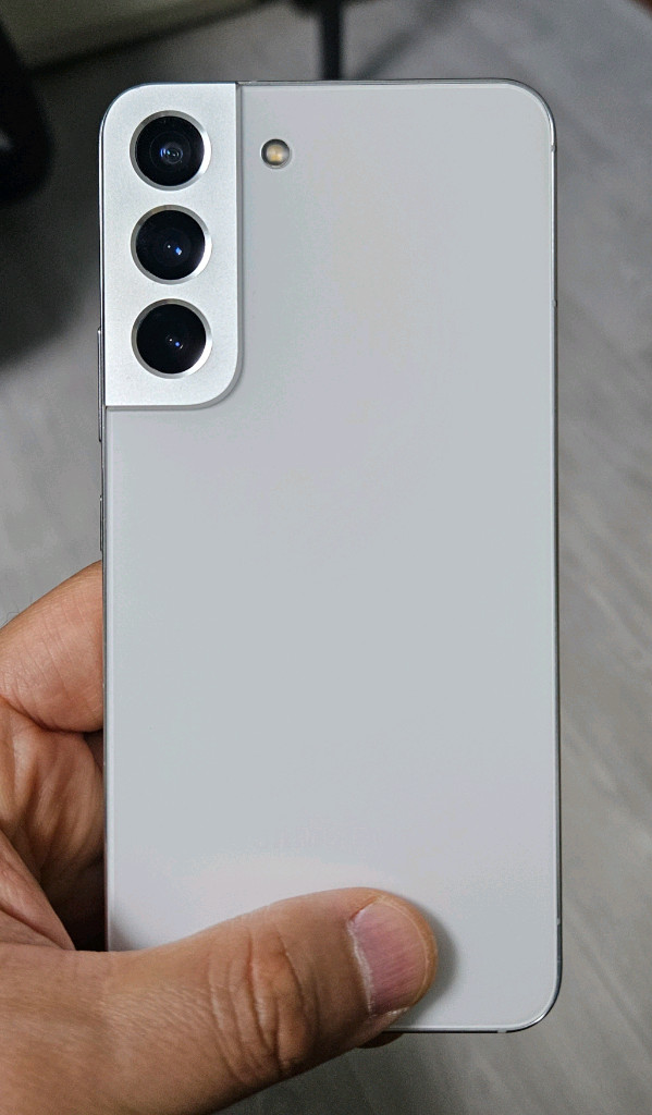 갤럭시 S22 화이트 256GB 싸게 팝니다. 이미지