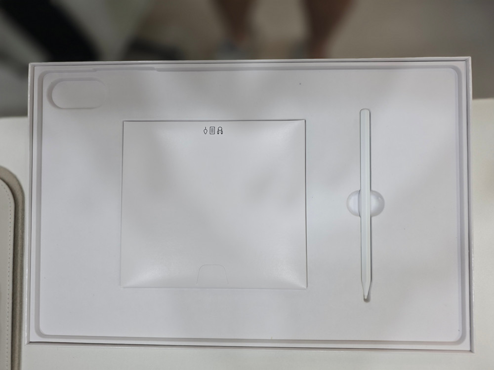 갤럭시 탭 S11 울트라 5G 512 그레이 + 슬림북커버키보드케이스 + 북커버케이스 이미지
