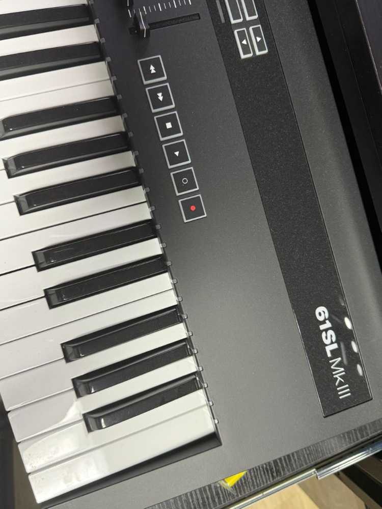 노베이션 Novation SL61 MK3 61건반 마스터키보드 신품급 이미지