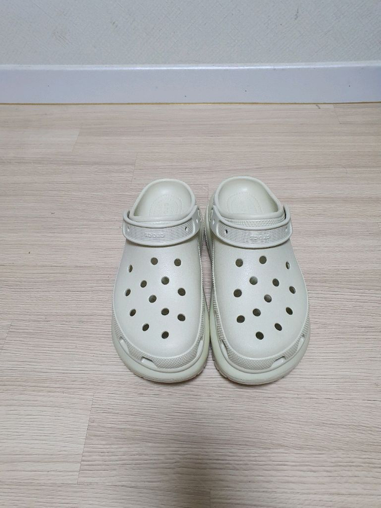 크록스 메가 크러쉬 샌들 슬리퍼 270 이미지
