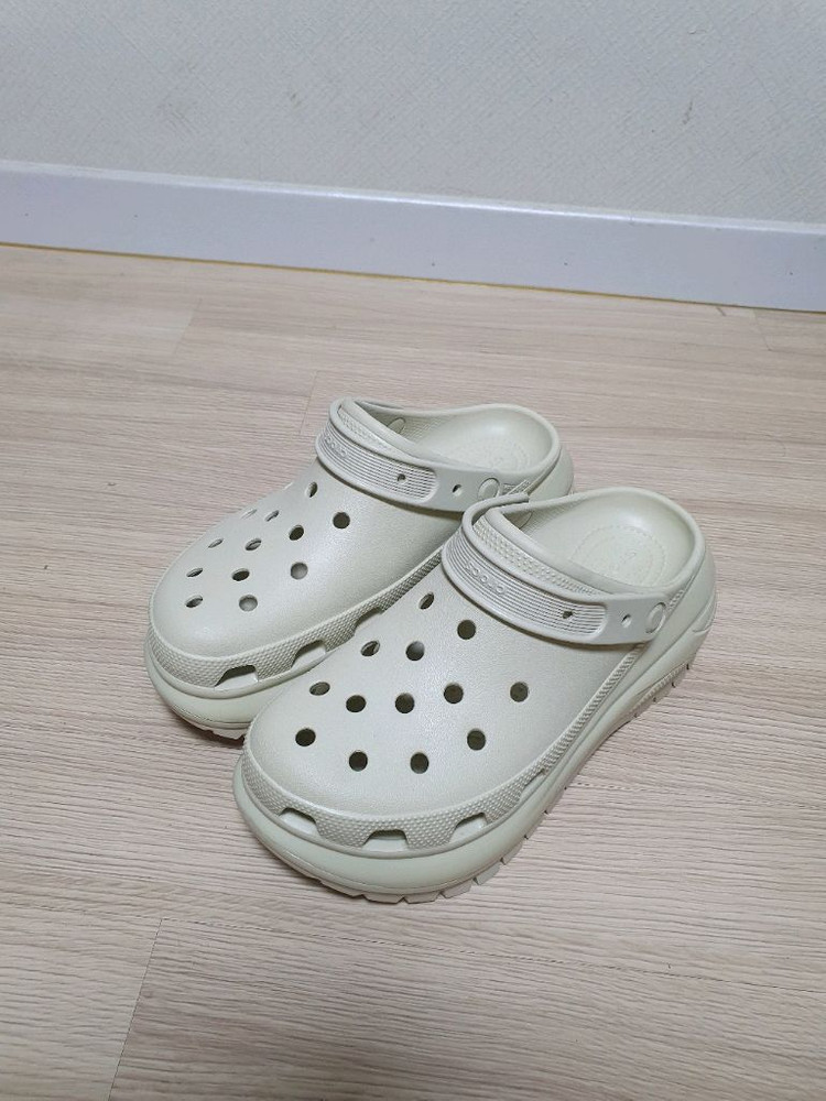 크록스 메가 크러쉬 샌들 슬리퍼 270 이미지