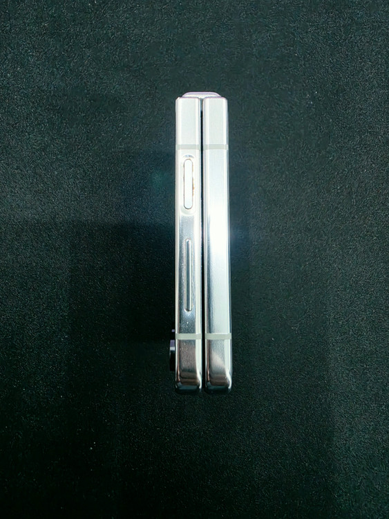 A급) 갤럭시 Z 플립5 256GB 저렴하게판매 이미지