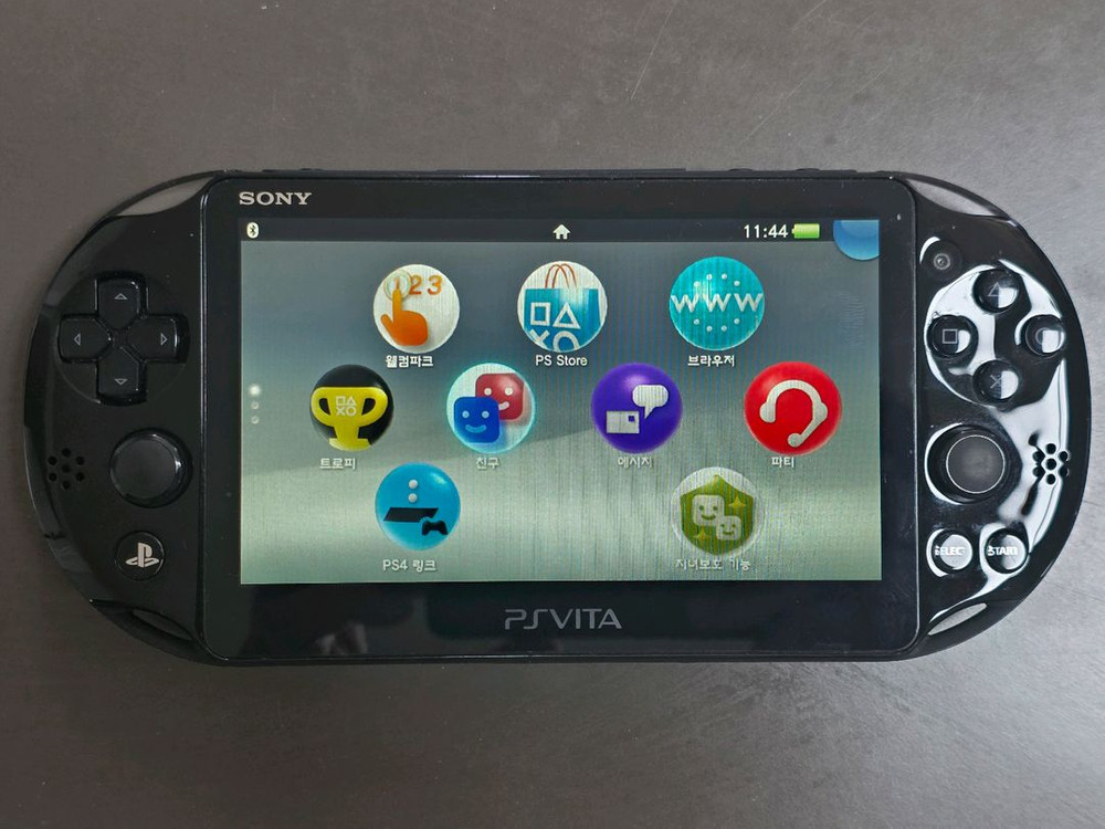 PS VITA 2세대 박스셋 + 게임11개 + 16GB 이미지