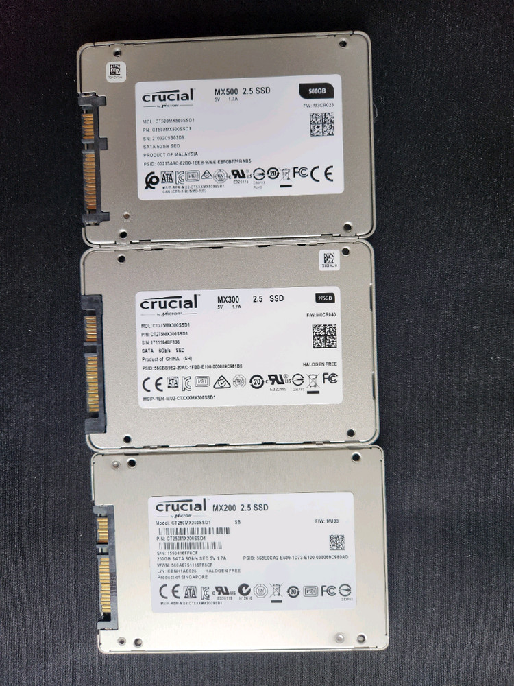 사타 2.5인치 ssd 3개 이미지
