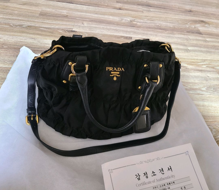 프라다 고프레 크로스백숄더백명품트리옹프아바백테수토호보백구찌루이비통디올프라다샤넬생로랑명품 이미지