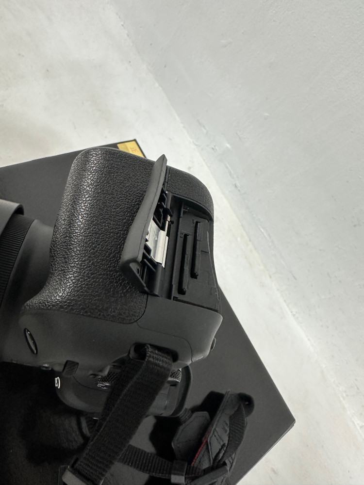 캐논 미러리스 canon eos R6 정품 바디 중고 팝니다 이미지