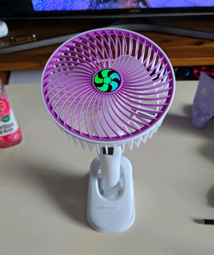 화이트퍼플 선풍기 이미지