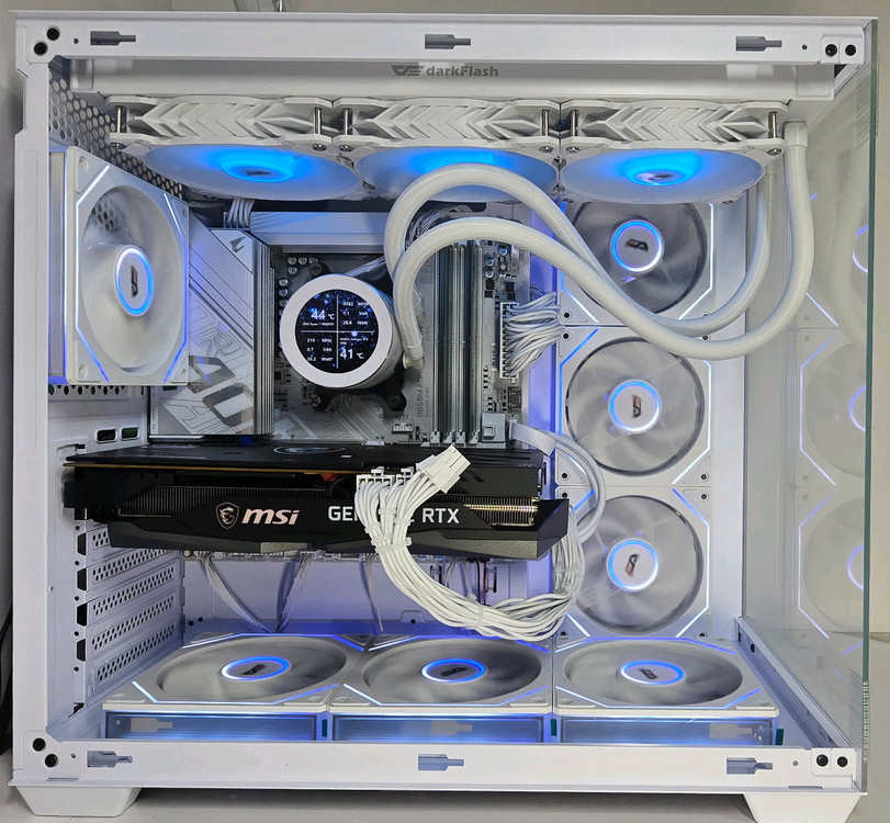 (새제품 반본체 수랭 화이트)9800X3D, B850M WIFI, 16GB, 수랭쿨러, 방송게이밍컴퓨터본체 이미지