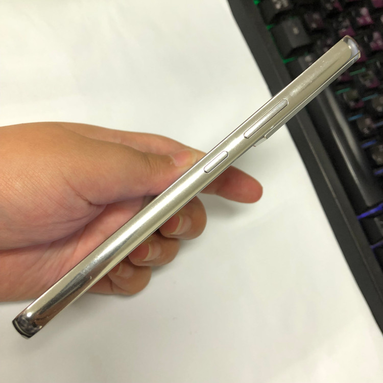 갤럭시S22 256GB 화이트 SK 무잔상 중고폰 기능정상 214337 이미지