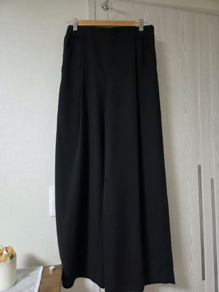 한섬 25ss 시스템 사이드 밴딩 핀턱 팬츠 55 이미지