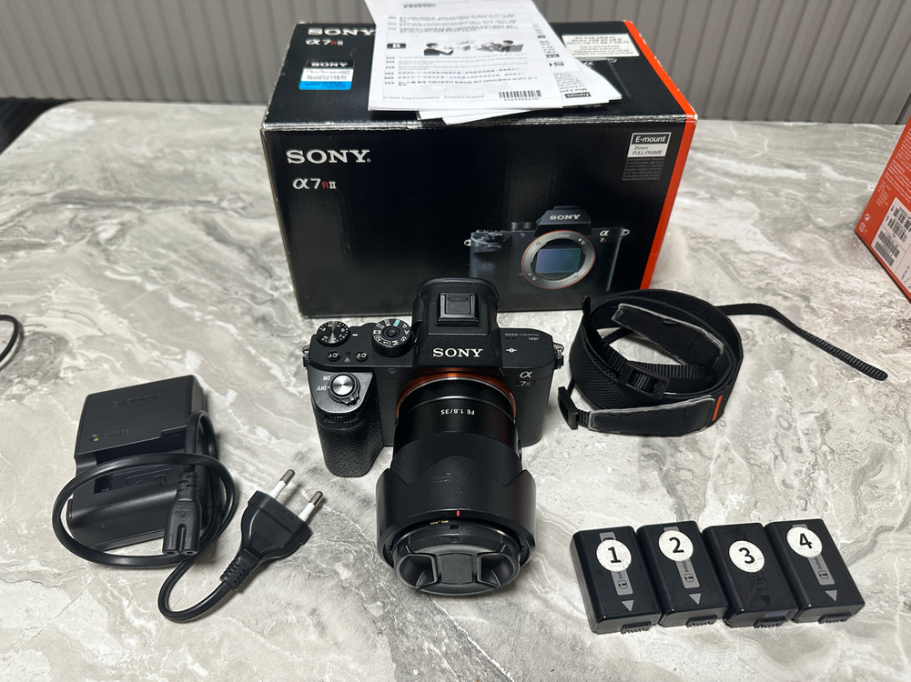 소니 A7R2, fe35.8, 85.8 렌즈 2개 + 악세사리 다수 이미지