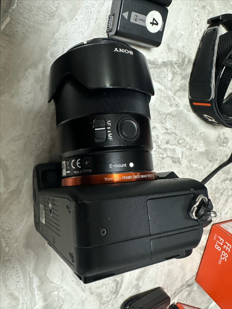소니 A7R2, fe35.8, 85.8 렌즈 2개 + 악세사리 다수 이미지
