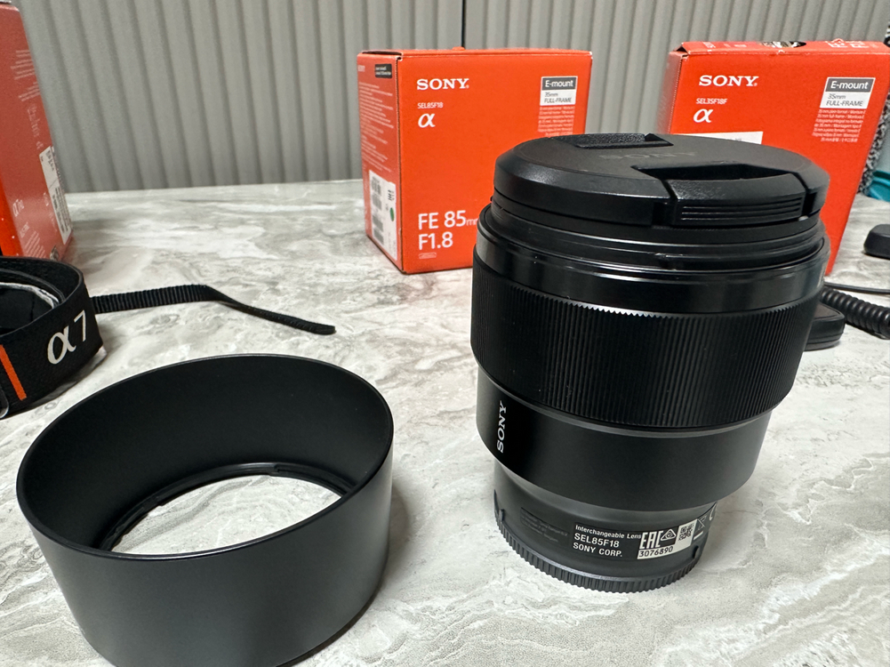 소니 A7R2, fe35.8, 85.8 렌즈 2개 + 악세사리 다수 이미지