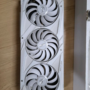 ASUS ROG STRIX 3070 화이트 에디션 팝니다 [광주광역시] 이미지