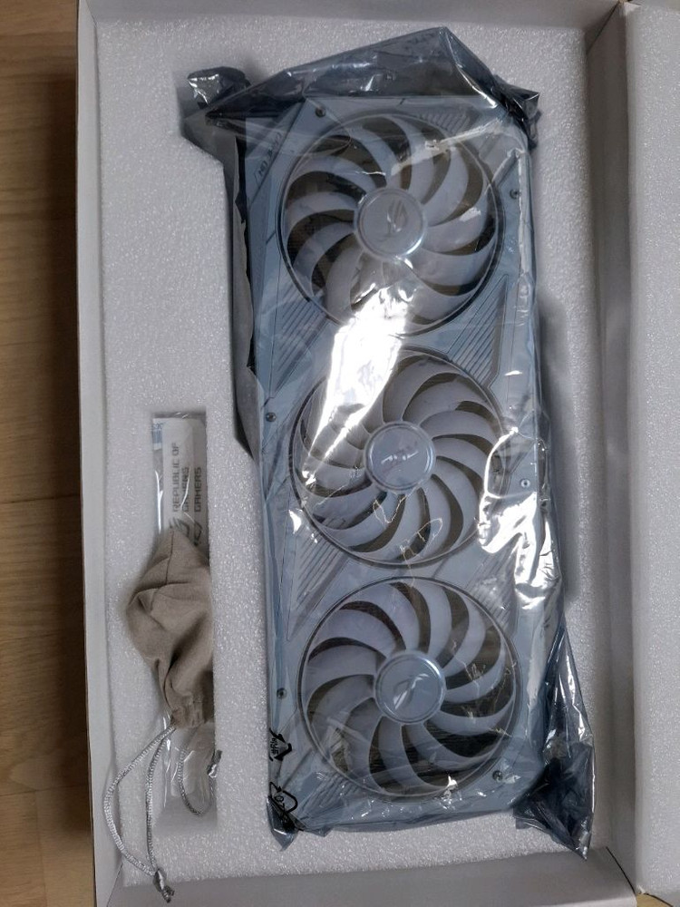 ASUS ROG STRIX 3070 화이트 에디션 팝니다 [광주광역시] 이미지