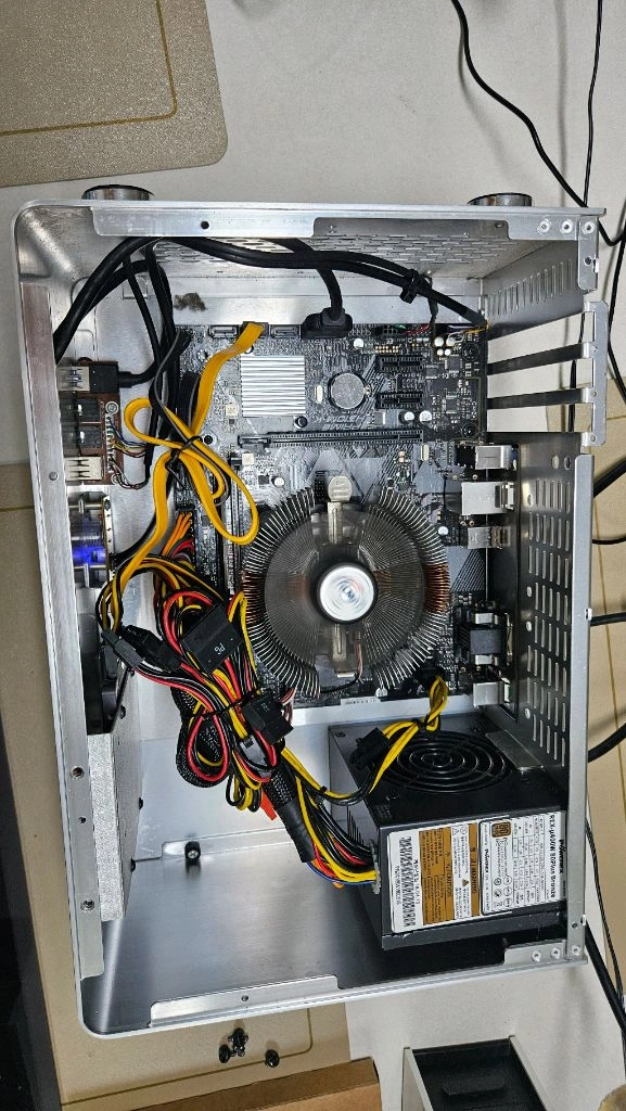 i3 8100, 16G, 120G ssd 미니 PC 이미지