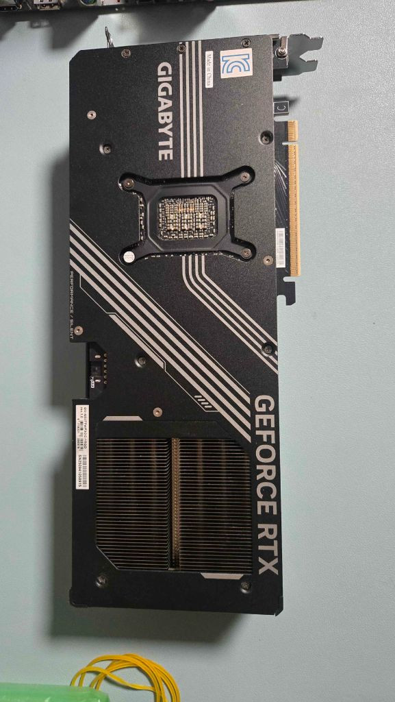 GIGABYTE 지포스 RTX 5070 Ti 이미지