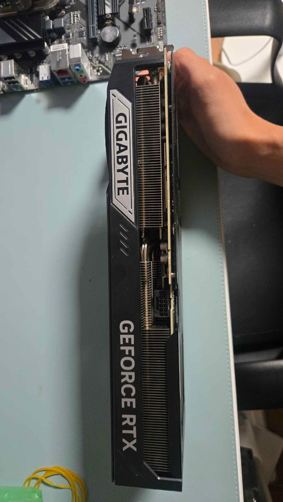 GIGABYTE 지포스 RTX 5070 Ti 이미지