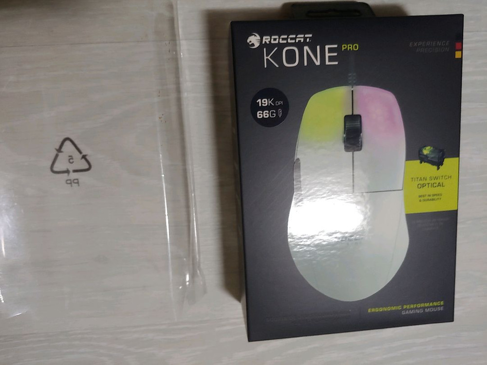 ROCCAT KONE PRO 게이밍 마우스 화이트 이미지