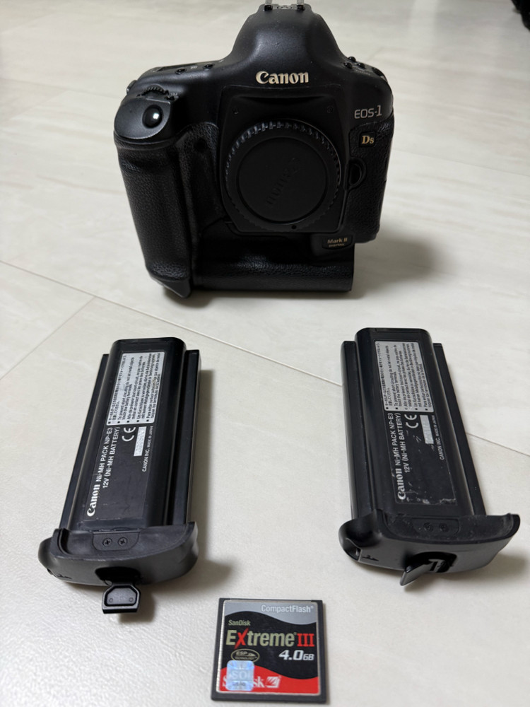 캐논 EOS-1Ds Mark II 판매해요 이미지