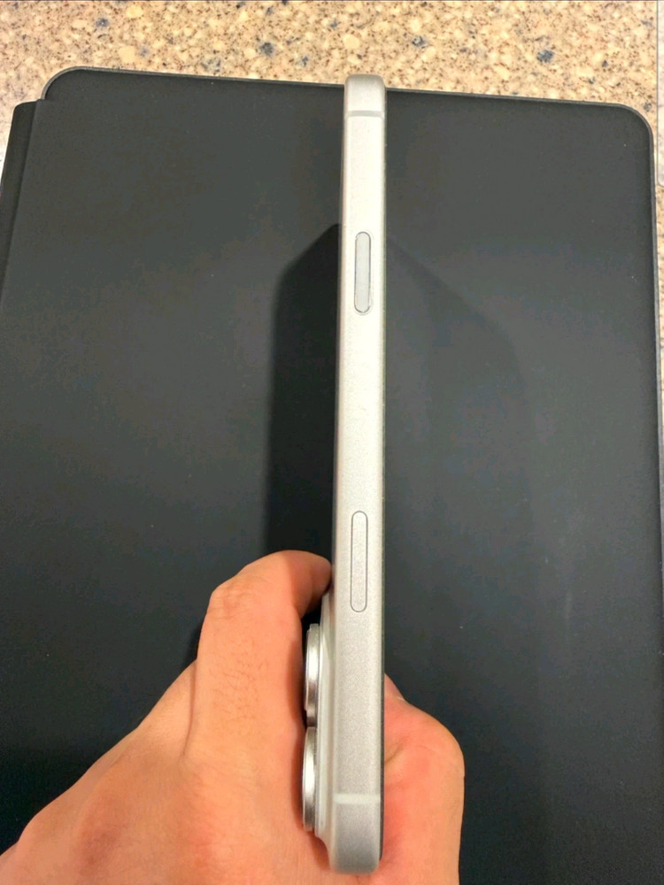 아이폰 17Pro Max 실버 512GB 자급제 팝니다 이미지