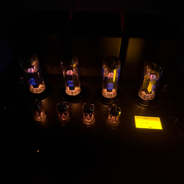 라인마그네틱 LM-211IA 진공관 인티앰프 이미지