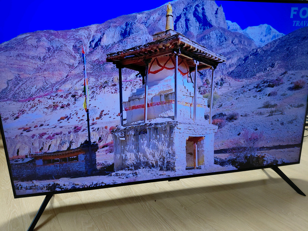 거의 새상품인 삼성 50인치 4K 스마트 UHD TV 이미지