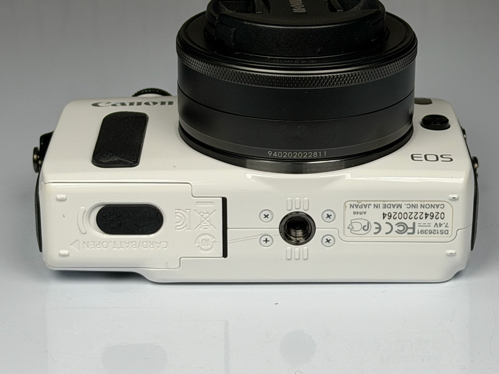 캐논 EOS M 바디 + EFM 22mm 미러리스 레트로 빈티지 카메라 이미지