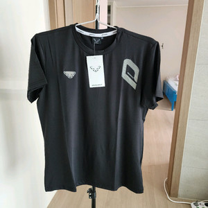 다이나핏 기능성 반팔 티셔츠 블랙 L. 100 이미지
