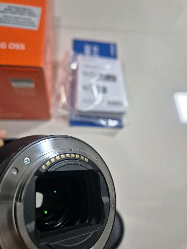 FE 90mm F2.8 G OSS 매크로 렌즈 이미지