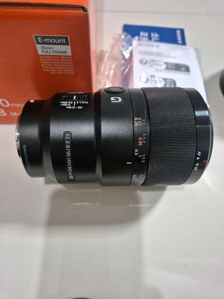 FE 90mm F2.8 G OSS 매크로 렌즈 이미지