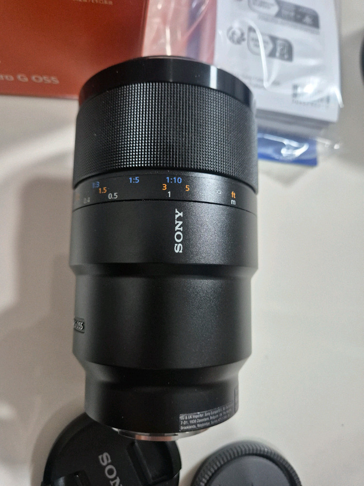 FE 90mm F2.8 G OSS 매크로 렌즈 이미지