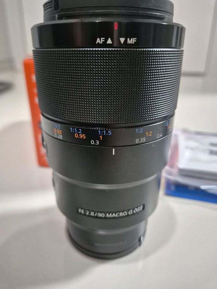 FE 90mm F2.8 G OSS 매크로 렌즈 이미지